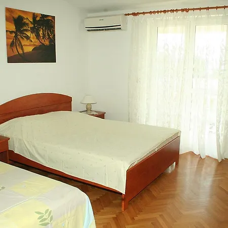 بيت ضيافة With A Parking Space Omis 12194 3*
