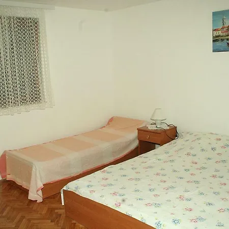 بيت ضيافة With A Parking Space Omis 12194 دوغي رات